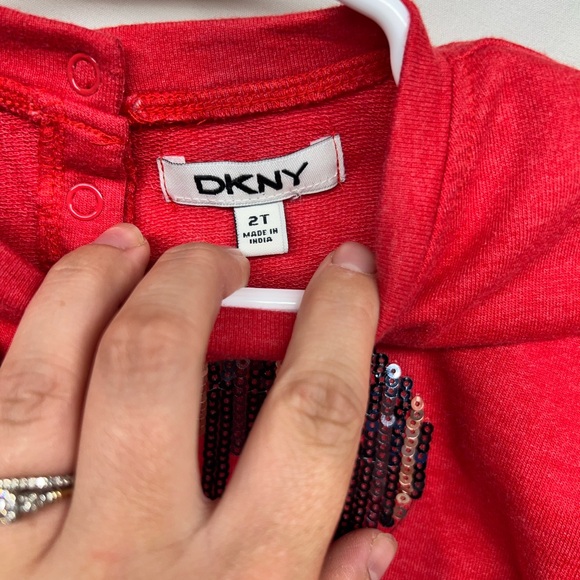 DKNY toddler sweater shirt Red with glitter sparkles /NY landscape size 2T - Picture 2 of 7